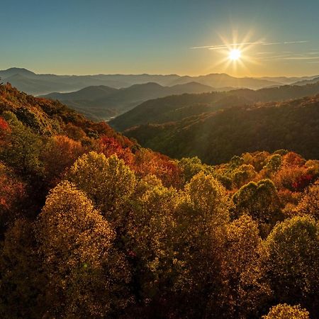 Elk & Embers Mountain Hideaway Hotel Waynesville Ngoại thất bức ảnh